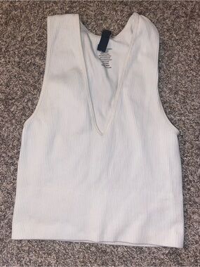 Francesca’s Alya Women’s Small Ribbed V-Neck Crop Tank Top - White